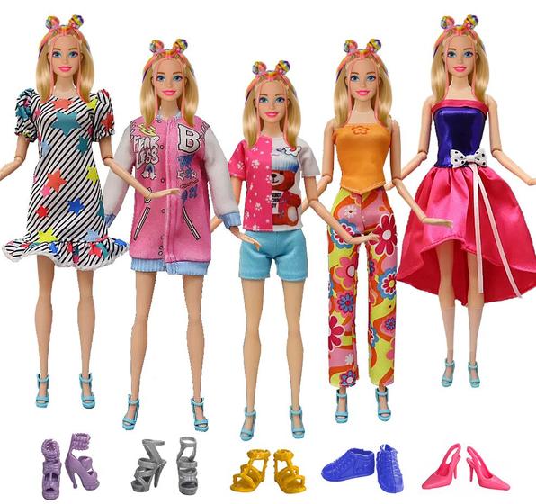 Imagem de 5 Roupas Conjunto Barbie EXTRA + 5 sapatos salto retos