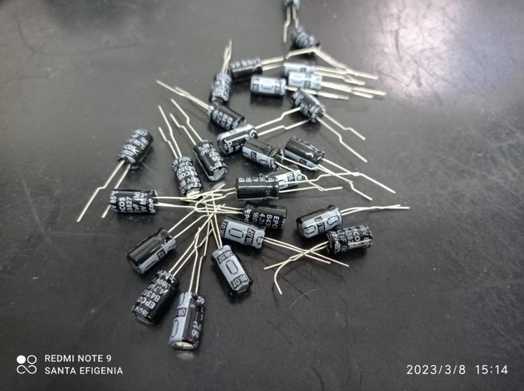 Imagem de 50x Capacitor Eletrolitico 4,7uf/160v 85º 6,3x11mm Epcos