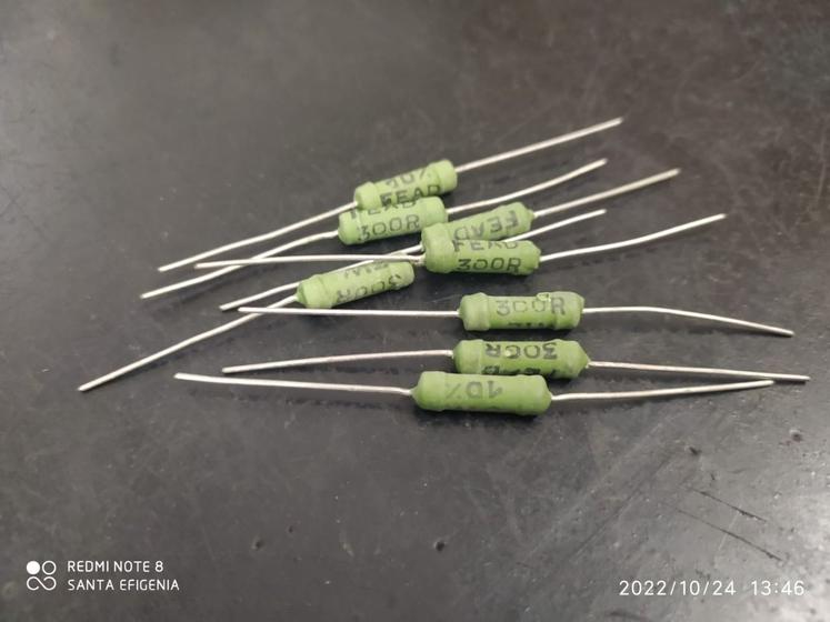 Imagem de 50x Resistor de Fio 300r 3w 10%