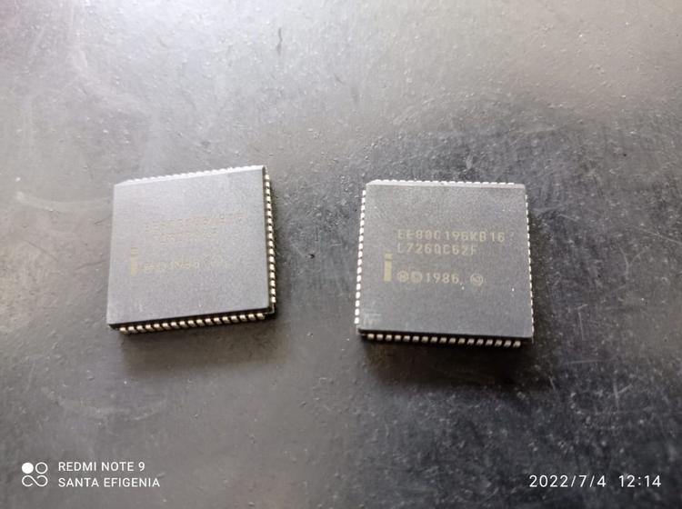 Imagem de 5x Circuito Integrado Ee80c196kb16 Plcc Intel