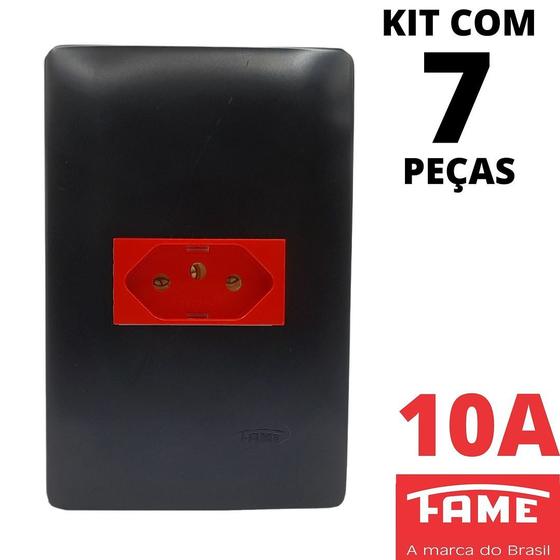 Imagem de 7un Tomada Padrão 2P+T 10A Vermelha Com Placa Habitat Black FAME