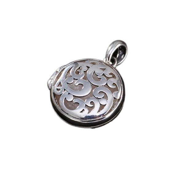 Imagem de 925 Sterling Silver Diffuser Necklace Pendant Hollow Auspiccious Cloud Photo Box Pingente Retro Round Shape Floating Locket (apenas Pingente)