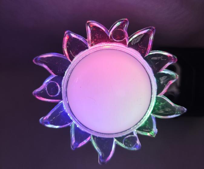 Imagem de Abajur de tomada flor colorido de led 127V/220v moment
