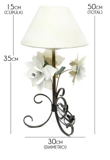Abajur Rustico para Quarto De Casal De Ferro Artesanal Decorativo com Flores Menor preço em Abajur Rustico para Quarto De Casal De Ferro Artesanal Decorativo com Flores