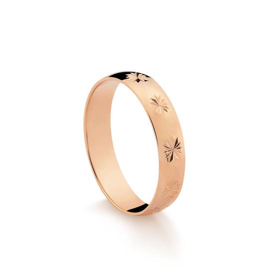 Imagem de Aliança Masculina Trabalhada em Ouro Rosé 18k com 4,0 mm