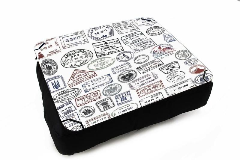 Imagem de Almofada Bandeja para Notebook Laptop use Sala Quarto Personalizado Carimbos passaporte