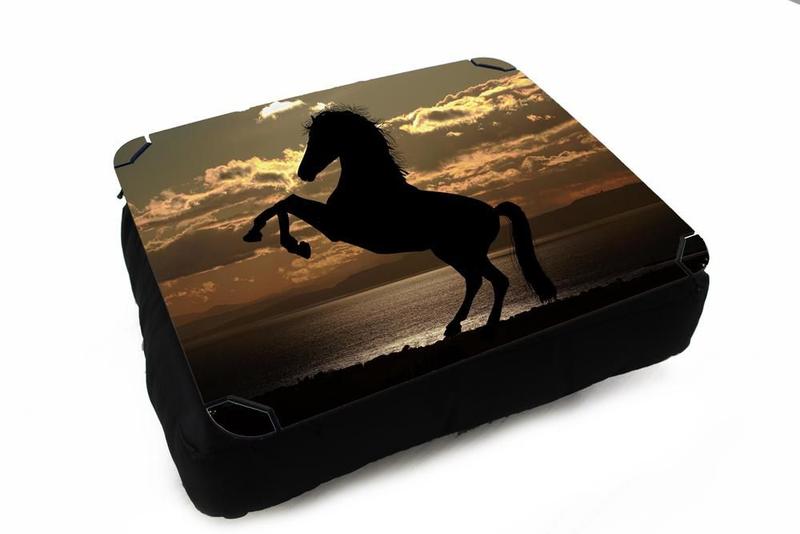 Imagem de Almofada Bandeja para Notebook Laptop use Sala Quarto Personalizado Cavalo Quarto de Milha