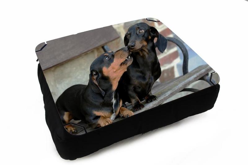 Imagem de Almofada Bandeja para Notebook Laptop use Sala Quarto Personalizado Dachshund