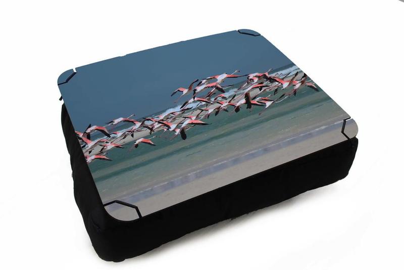 Imagem de Almofada Bandeja para Notebook Laptop use Sala Quarto Personalizado Flamingo Voando