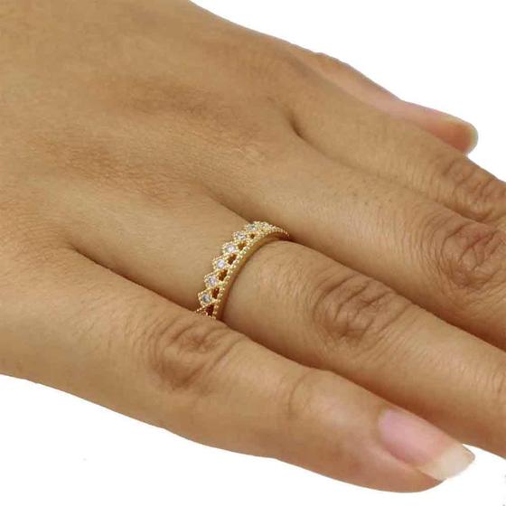 Imagem de Anel Estilo Coroa com Zircônias Transparentes Cravejadas Folheado em Ouro 18K