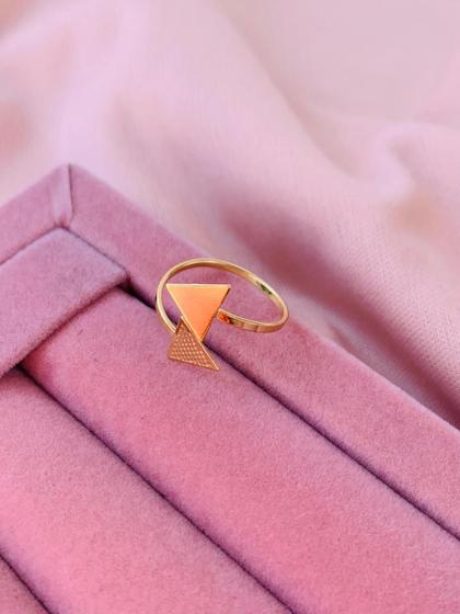 Imagem de Anel semi joia duplo com detalhe de triangulo com regulagem banho ouro 18 kl e prata 925