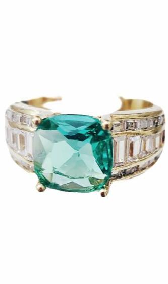 Imagem de Anel semijoia com pedra turmalina verde com zirconias