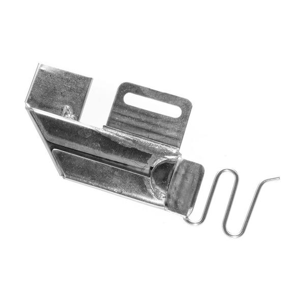 Imagem de Aparelho Passante desenvolvido para aplicação de detalhe entre costuras e gola utilizado na Overlock