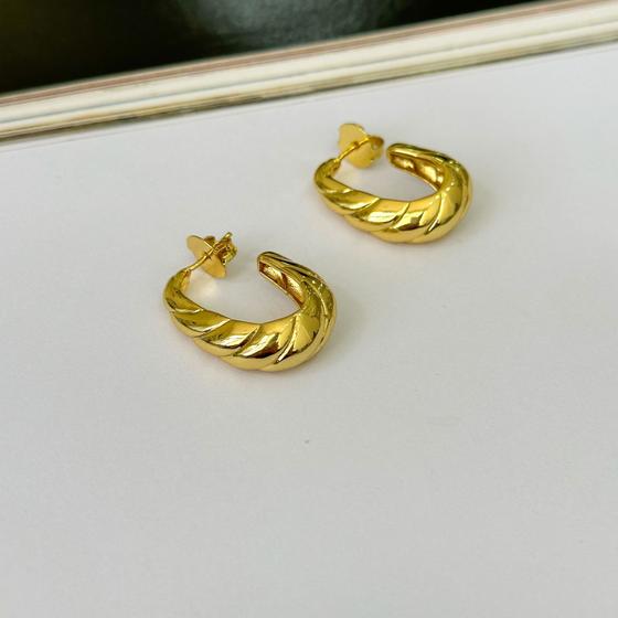 Imagem de Argola ear hook joe banhada em ouro 18k