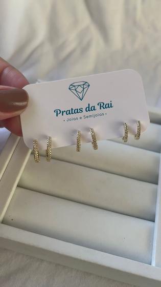 Imagem de Argolas com fechamento de click e pedras de zircônia