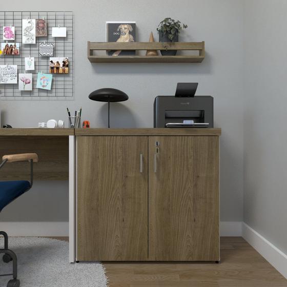 Armário Baixo com 2 Portas para Escritório / Home Office Branco/Carvalho Mel Menor preço em Armário Baixo com 2 Portas para Escritório / Home Office Branco/Carvalho Mel