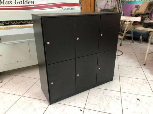 Armário Guarda Volume Com Chave Em Mdf Preto Menor preço em Armário Guarda Volume Com Chave Em Mdf Preto