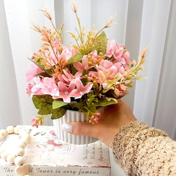 Imagem de Arranjo cerâmica branco com florzinhas rosas 20x20cm