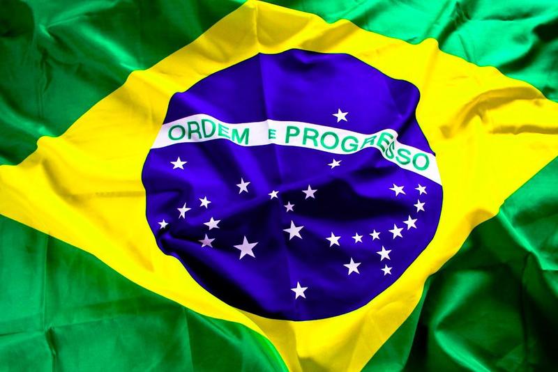 Imagem de Bandeira Do Brasil 90 x 60 Com Encaixe Para Bastão Torcida Torcida Mesa Enfeite Parede Tecido Cetin