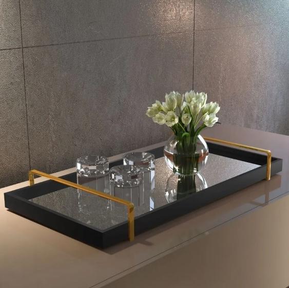 Bandeja Decorativa Laqueada Preta Com Alça Ouro Menor preço em Bandeja Decorativa Laqueada Preta Com Alça Ouro