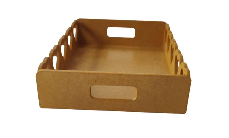 Imagem de Bandeja retangular em mdf com borda coração