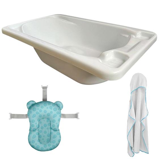 Imagem de Banheira Plástica Branca com Almofada e Toalha de Banho