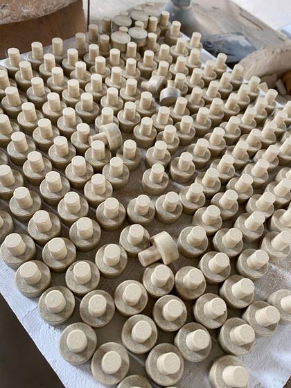 Imagem de Base Para Corais Redonda Com Pino 2x2cm 10 Unidades