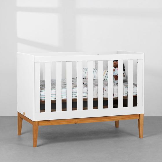 Imagem de Berço Mini Cama Noah com Pés Square Mel  Branco Fosco