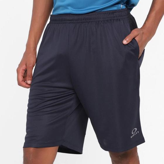 Bermuda Oakley Breathe Knit Masculina é boa?