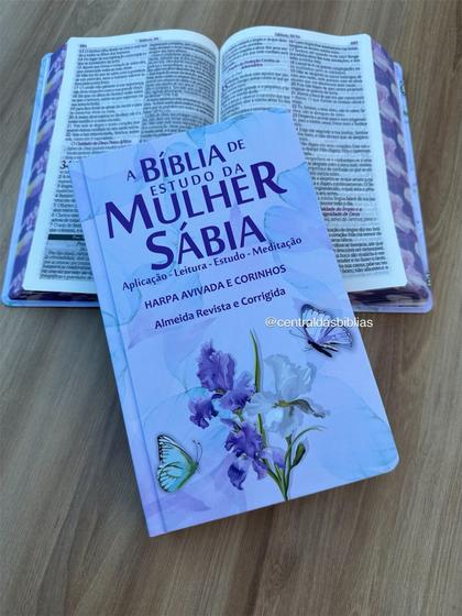 Imagem de Bíblia Mulher sábia capa dura lilás íris com estudos e com harpa