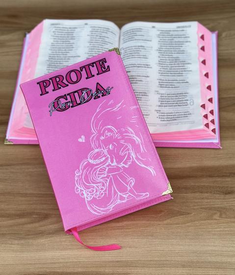 Imagem de Biblia NAA Protegida Por Deus Pink  Capa dura acolchoada com cantoneira - SBB