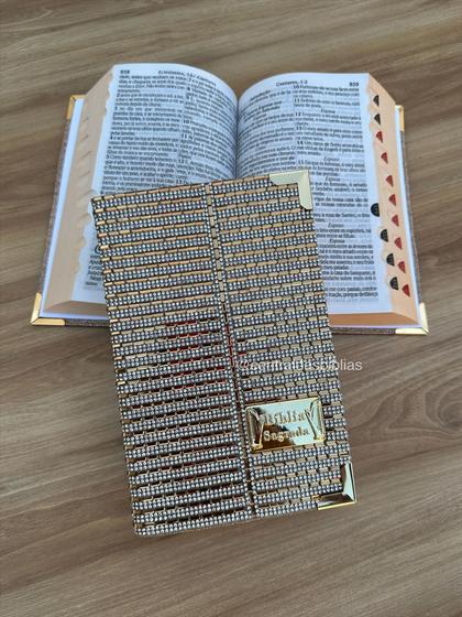 Imagem de Bíblia Pedrarias Strass dourada listra com Harpa E Índice Letras Grandes