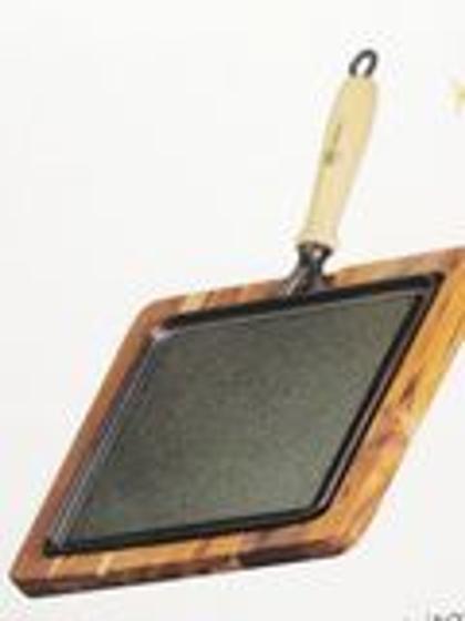 Imagem de Bifeteira quadrada em ferro fundido com suporte de madeira 46cm -santana