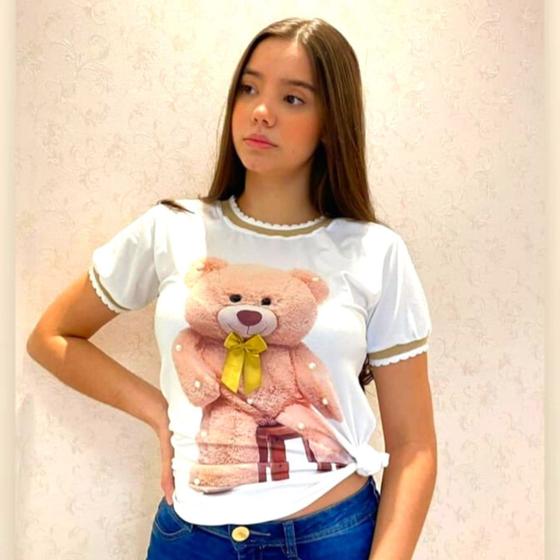 Imagem de Blusa Camiseta Tshirt Feminina Ursinho Detalhes Na Gola E Manga, Aplicações Em 3D Com Pérolas E Laço