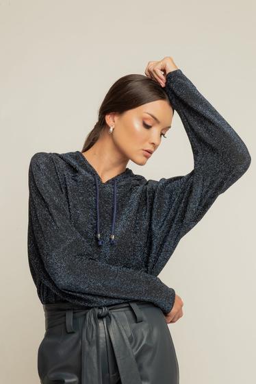 Imagem de Blusa com capuz de lurex Boutic. Gi