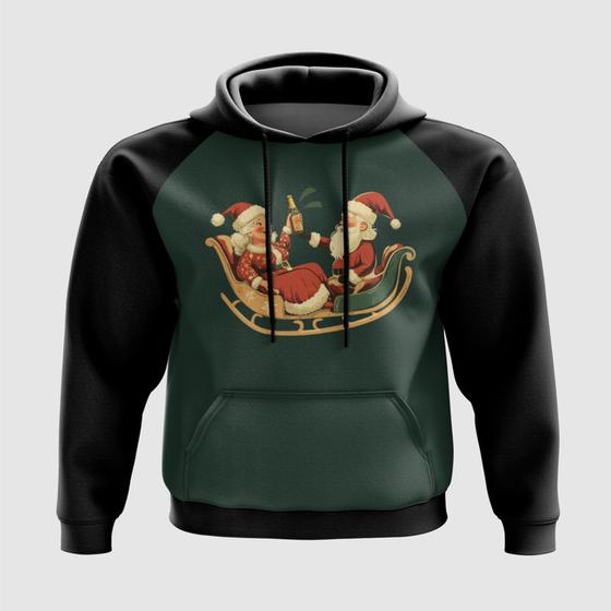 Imagem de Blusa com Capuz Papai e Mamãe Noel Bebendo no Trenó