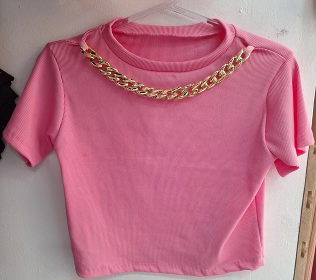 Imagem de Blusa Cropped com Mangas curtas e corrente Dourada