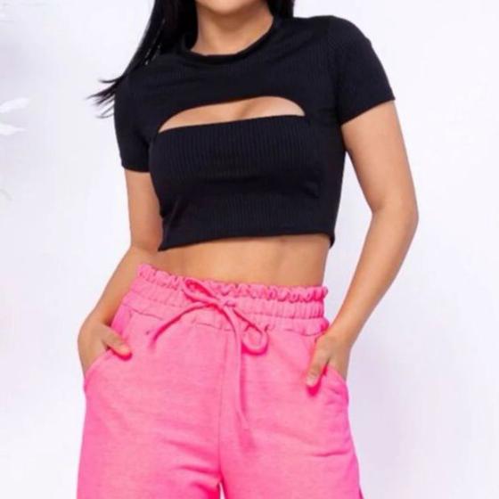 Imagem de Blusa Cropped feminino malha canelada detalhe decote gota manguinha curta