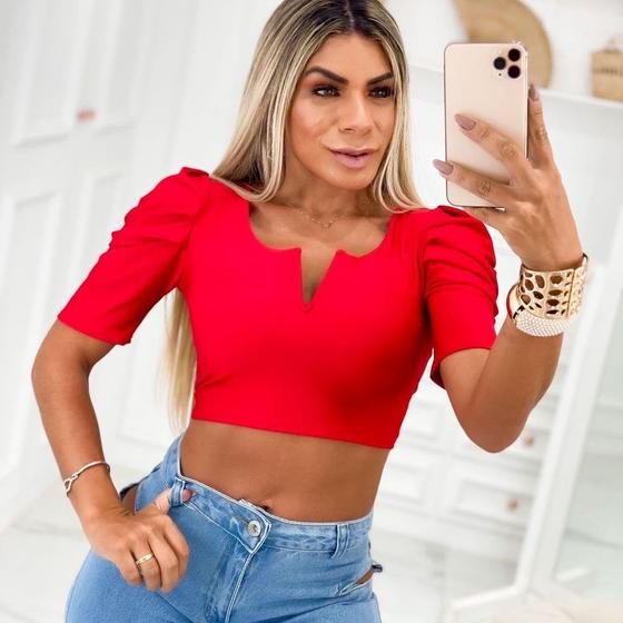 Imagem de Blusa cropped manga princesa curta decote v com bojo