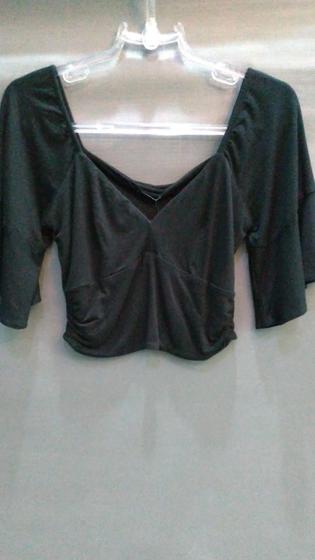 Imagem de Blusa cropped manga sono preto,malha