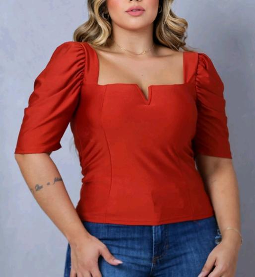 Imagem de Blusa Cropped plus size decote reto V bufante moda feminina