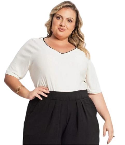 Imagem de Blusa Decote V Recorte e Aplicação Em Filete Plus Size