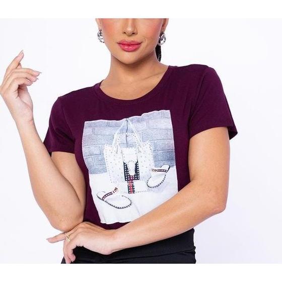 Imagem de Blusa feminina t-shirt aplicação diversas manga curta gola rasa estilo