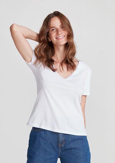 Blusa Hering Feminina Manga Curta Decote V - Branco Menor preço em Blusa Hering Feminina Manga Curta Decote V - Branco