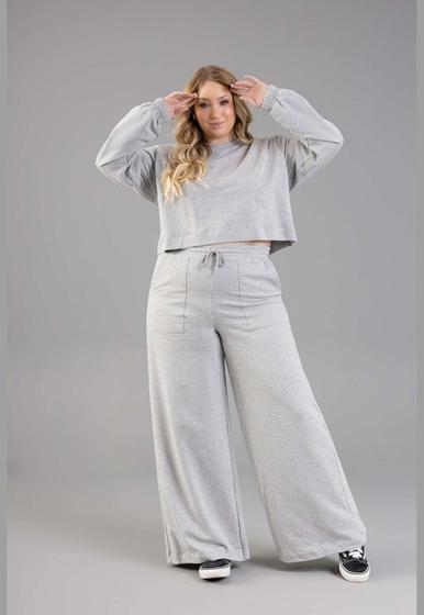 Imagem de Blusão Cropped Básico em Moletom Feminino Adulto Just Basic