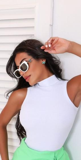 Imagem de Body Canelado 3D com Gola e Fecho  Conforto e Estilo Sem Complicação