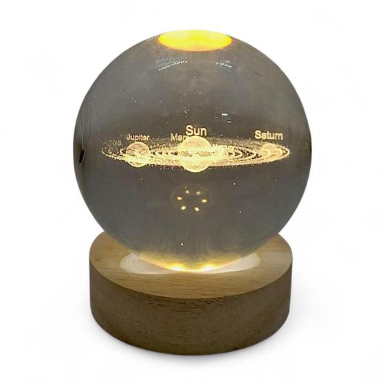 Imagem de Bola de Cristal Luminárial Planetas com Base Madeira 6 cm