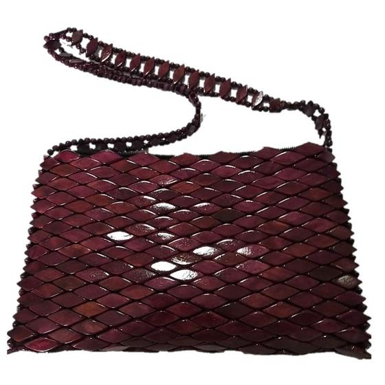 Imagem de Bolsa Artesanal Peças Madeira Envernizada Vinho, Alça Curta