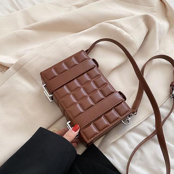 Imagem de Bolsa de Caixa Pequena Quadriculada - Modelo High-End e Versátil