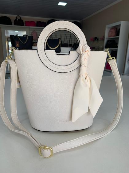 Imagem de Bolsa feminina média Chalita com duas alças uma transversal e uma de mão com forro quatro bolsos